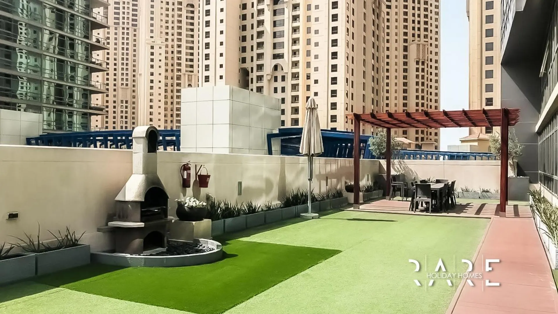 Rare Holiday Homes - Marina Quays West Tower - Near Marina Mall - R1003 - Dubai Marina