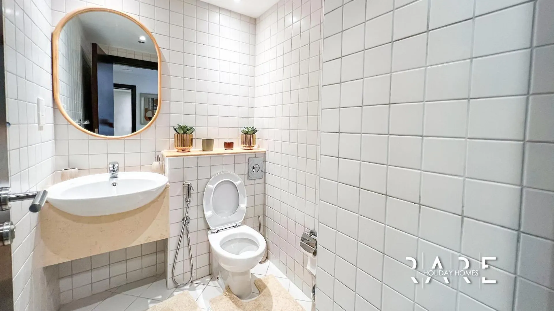 Rare Holiday Homes - Marina Quays West Tower - Near Marina Mall - R1003 - Dubai Marina Apartment