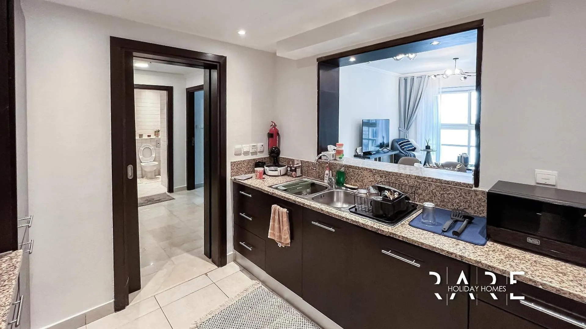 Rare Holiday Homes - Marina Quays West Tower - Near Marina Mall - R1003 - Dubai Marina