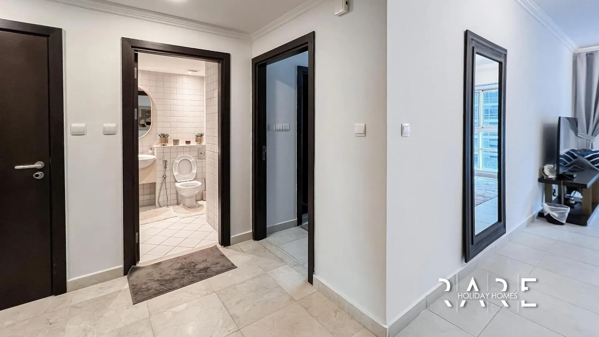 Rare Holiday Homes - Marina Quays West Tower - Near Marina Mall - R1003 - Dubai Marina United Arab Emirates