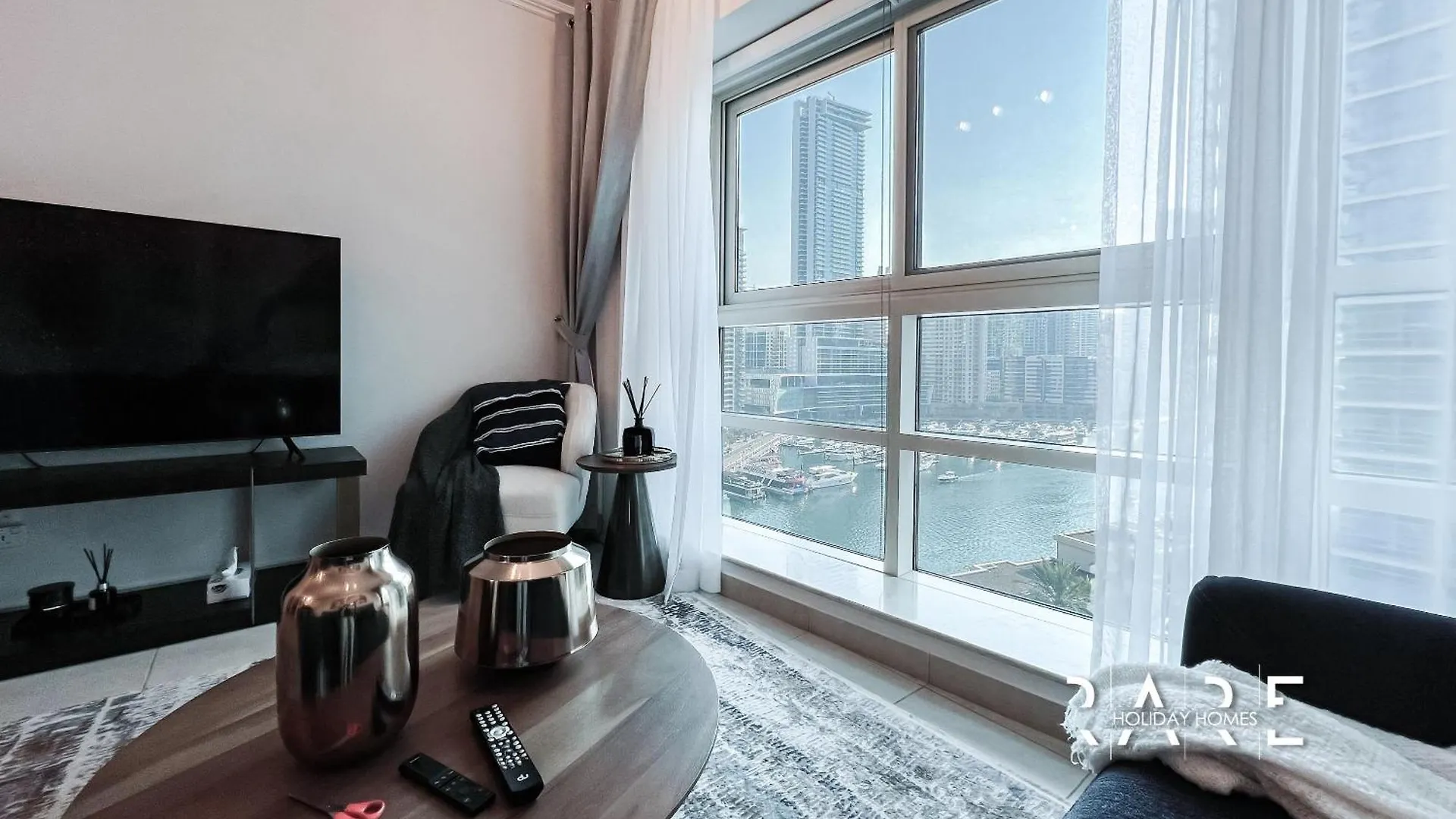Rare Holiday Homes - Marina Quays West Tower - Near Marina Mall - R1003 - Dubai Marina